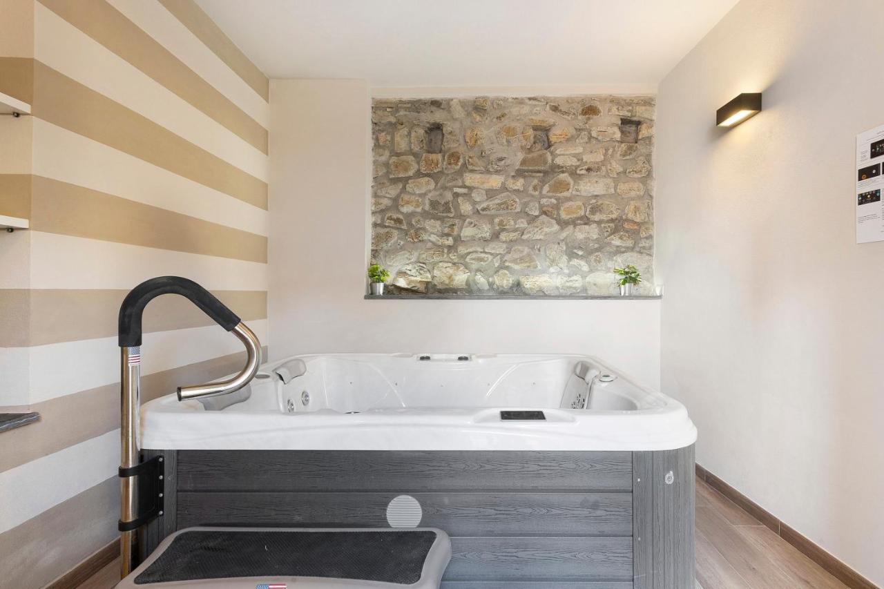 Residenza Del Capitano Apartment Леванто Екстериор снимка