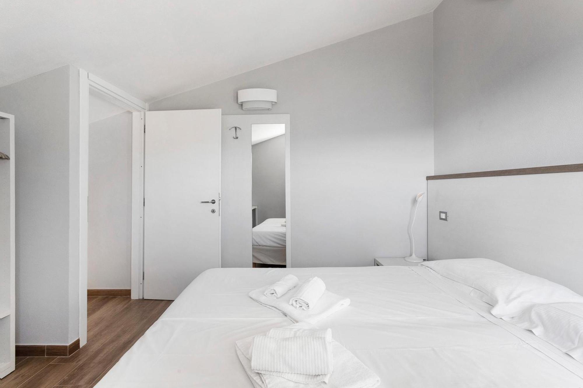 Residenza Del Capitano Apartment Леванто Екстериор снимка